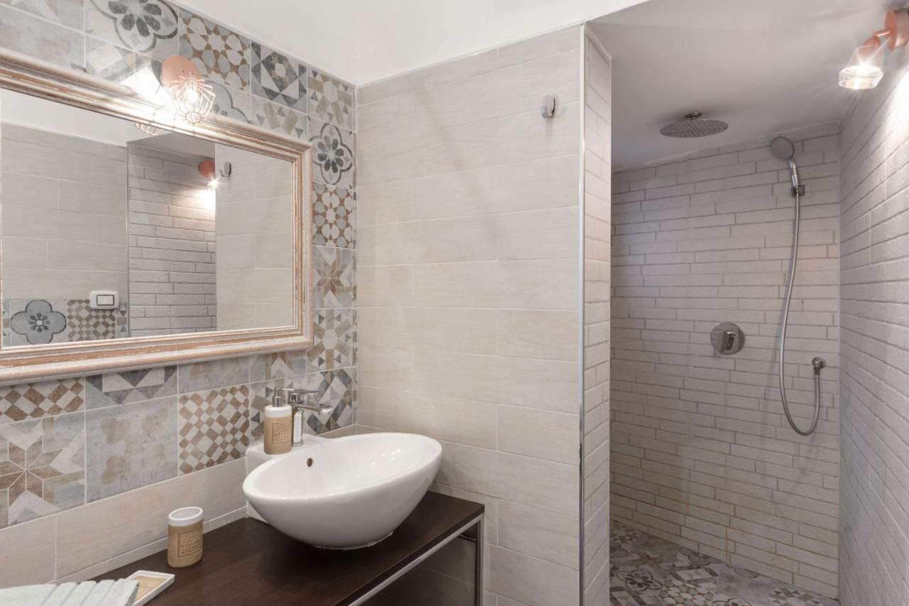 Casa Rebecca Apartment Brindisi Bagian luar foto
