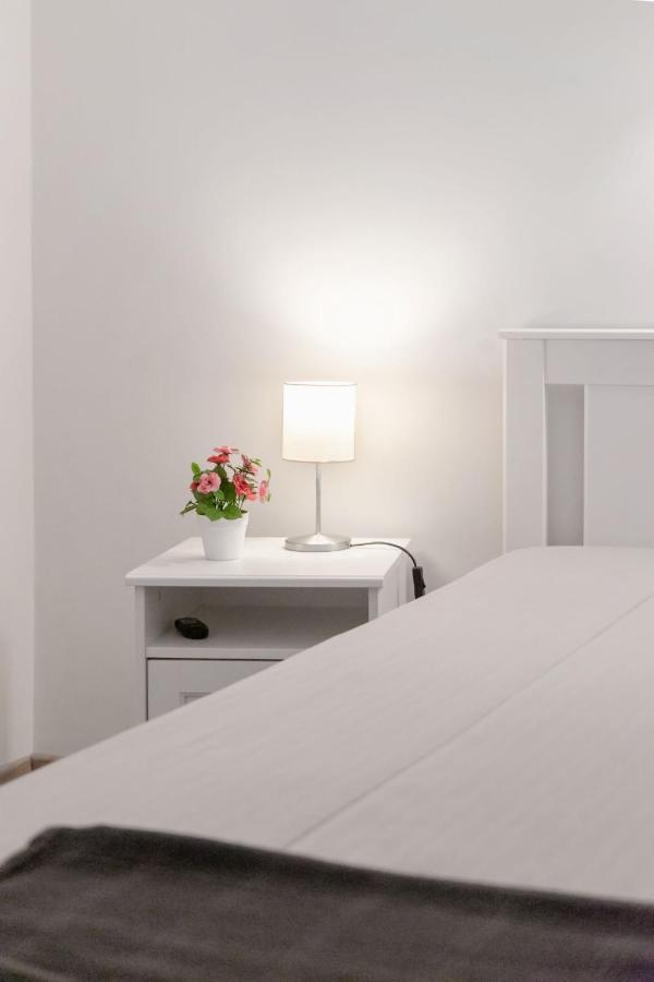 Casa Rebecca Apartment Brindisi Bagian luar foto