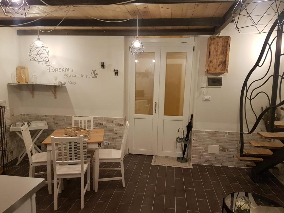 Casa Rebecca Apartment Brindisi Bagian luar foto